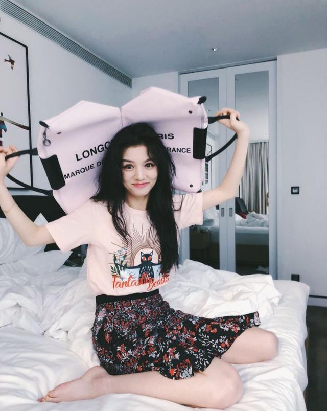 据说春夏小姐姐本名叫李俊杰哈哈哈,真是可爱!