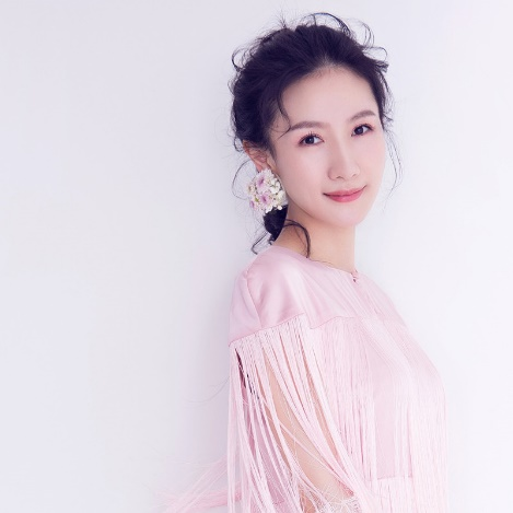 童颜女神陶钰玉新歌酷狗首唱"神曲教父"狂送红玫瑰!