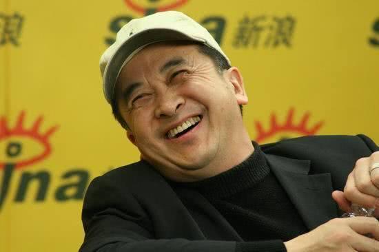 至于被免的原因,黄宏和八一电影制片厂从来没有回应过