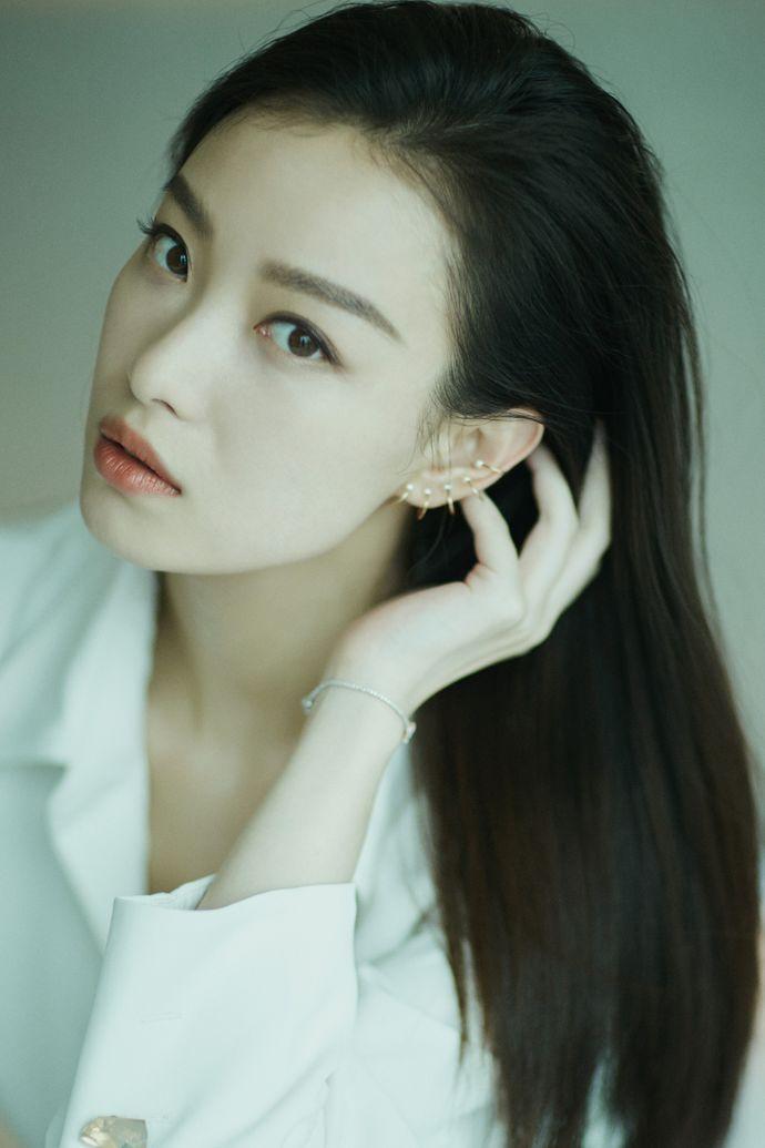 舔屏| 红裙版倪妮真·盛世美颜!照片高级又好看的秘密
