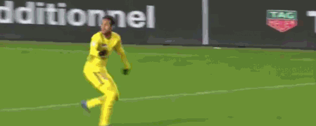 为啥全世界后卫见内马尔都得踹几脚?答案在这