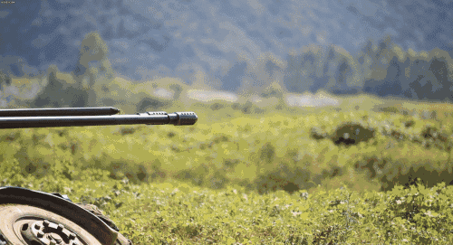 火力爆表了:我军双35高射炮改平射收割步兵