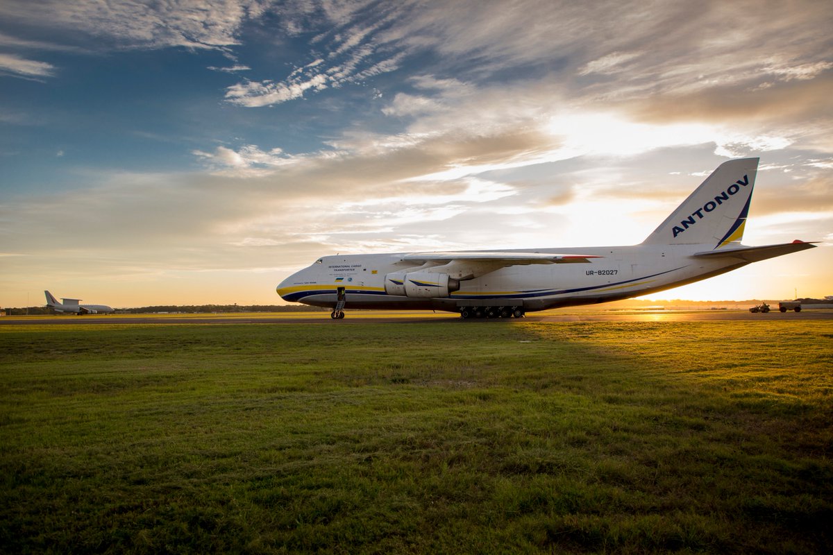 安124运输机图片