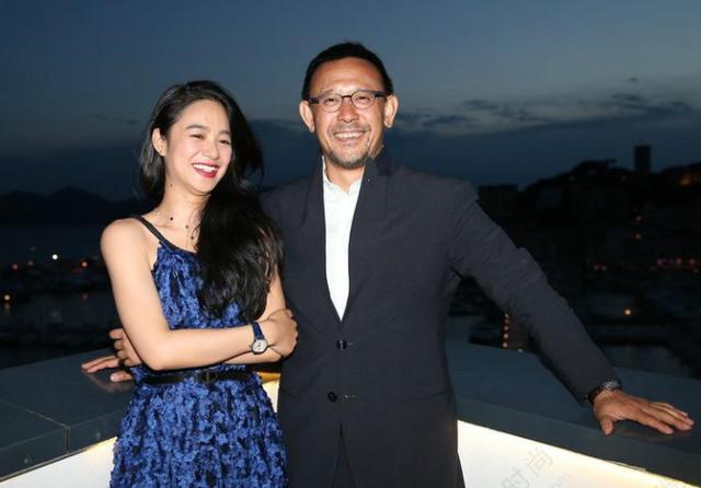 刚出道就被姜文追走,两人相差15岁还是走到一起,常被误认为父女
