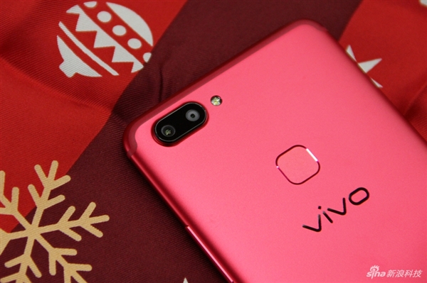vivo x20星耀红圣诞限量版图赏:全新配色亮眼