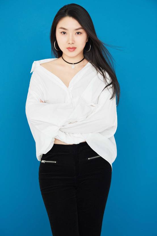 美女歌手肖洋昔日照片曝光 积极乐观面对生活