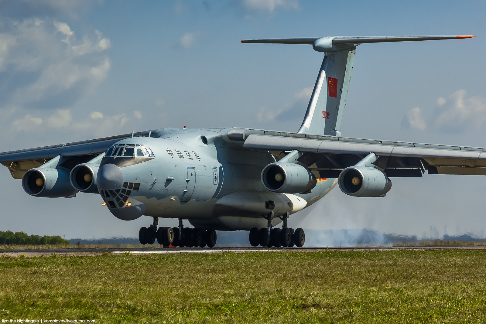 太帅了!俄罗斯摄影师镜头里中国参加演习战机