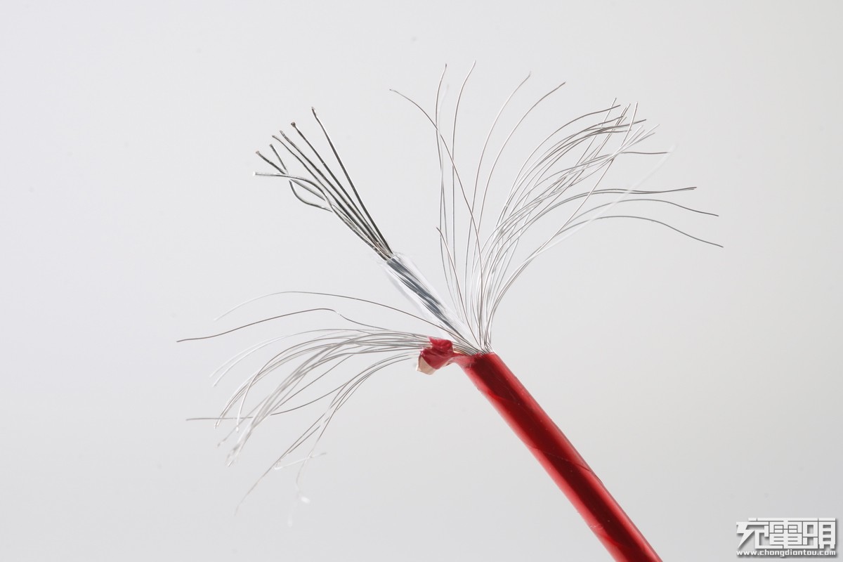 288元值不值?苹果Thunderbolt雷雳3 100W线缆