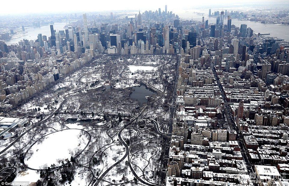 美国东北部一周两次遭受暴风雪袭击 航拍雪后纽约
