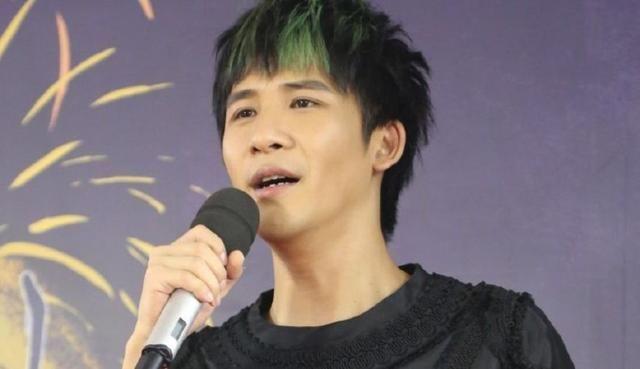 他是娱乐圈公认的毒舌男星,如今转型综艺,圈内人对他一致评价