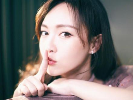 唐嫣和秦岚登《男人装》,同为女神,视觉效果