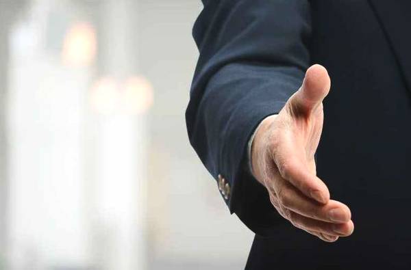 女面试官:头字加一笔,变成什么字?回答买的,