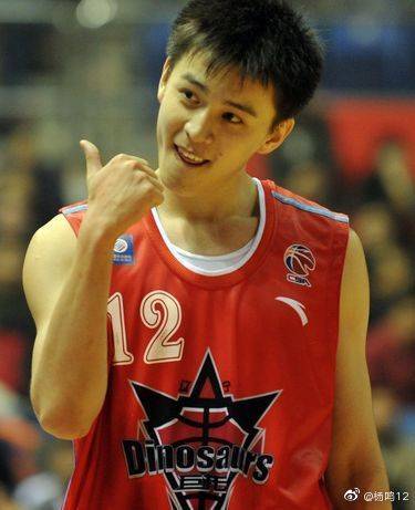 34岁杨鸣宣布退役:是时候跟这身球衣说拜拜