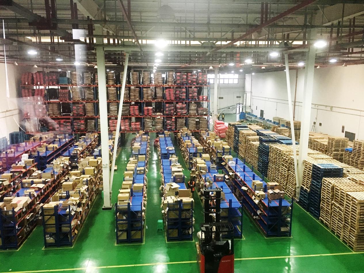 (小红唇首次开放物流供应链仓库)