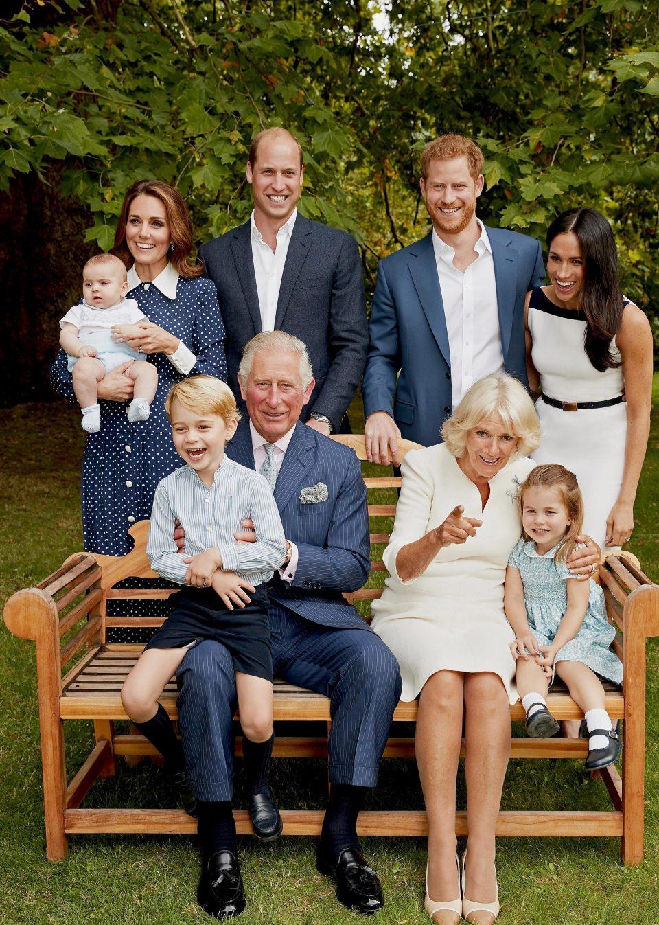 路易王子到底像谁?罕见正面照曝光,英媒吵起来了