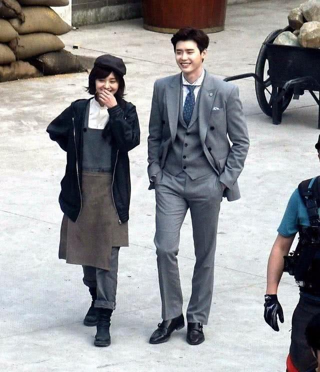 赵丽颖郑爽新剧,一个正在热播,另一个却曾被各