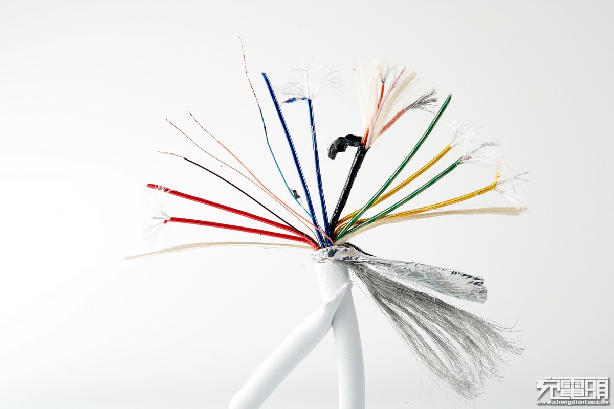 288元值不值?苹果Thunderbolt雷雳3 100W线缆