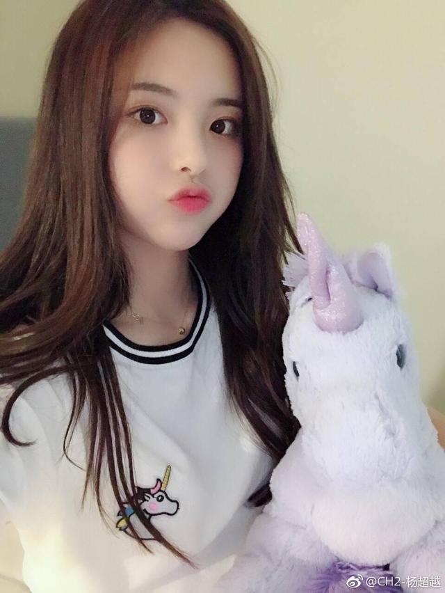 傻白甜少女招全网黑:哭到第2名的她,因这3点连王思聪都忍不了?