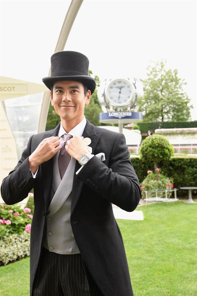 扮英国绅士!彭于晏戴高帽出席英国皇室马术赛
