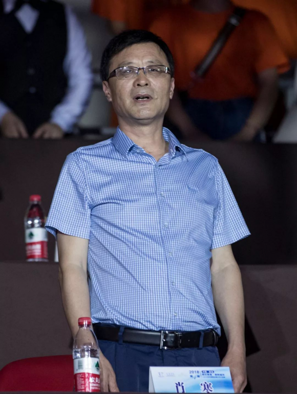 湖南省娄底市人民政府副秘书长肖寒宣布活动开幕