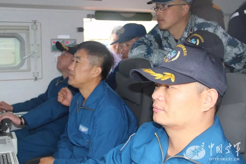 空军这款飞机裹得严实造型很少见