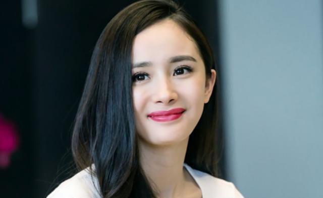 怀孕还要当拼命三娘,杨幂穿高跟鞋拍戏,而她