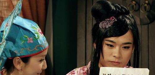 《爱情公寓》男主换上女装 曾小贤,吕子乔超妩媚