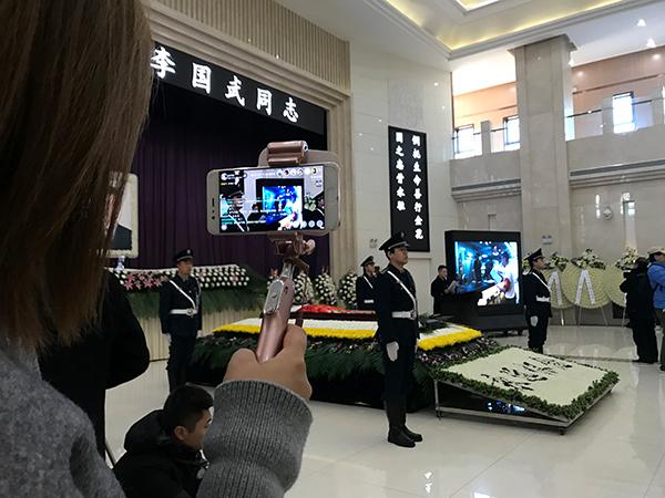 保安李国武的44岁人生:从战斗班长到接坠楼