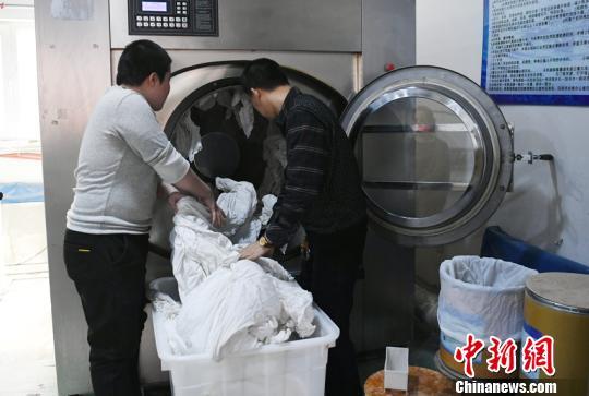 长春一洗衣店招聘自闭症员工 助星星孩子融入