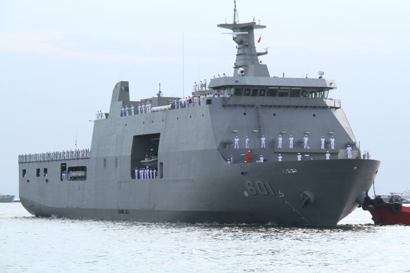 菲律宾现役最大军舰"达拉"号登陆舰