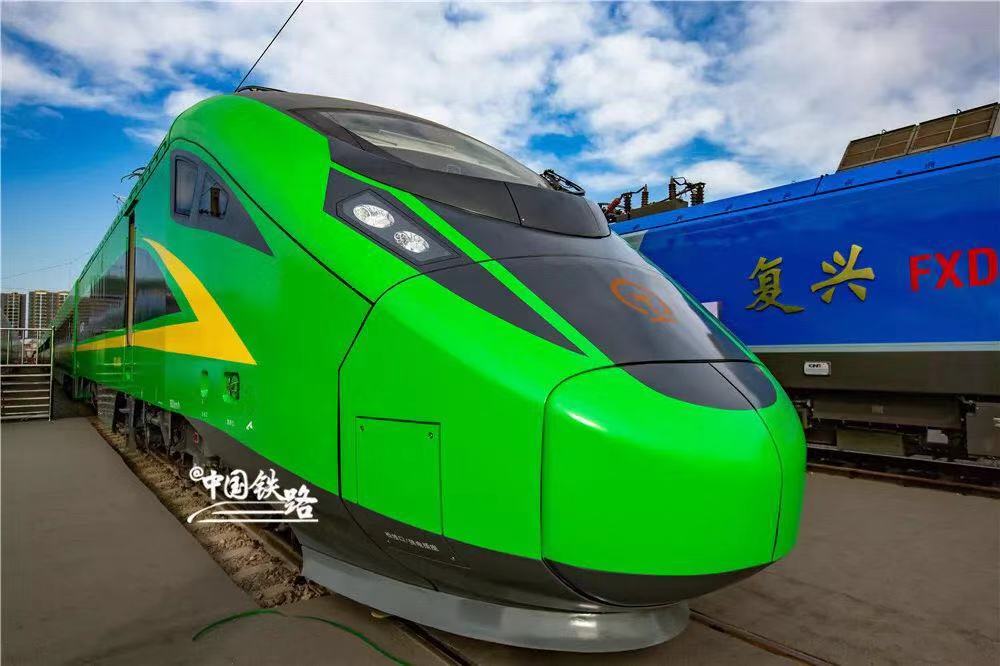 12306将试点二维码坐火车 绿巨人蓝暖男首次亮相