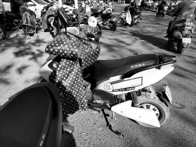 骗局!买电动车交首付广告费抵月供? 警方介入