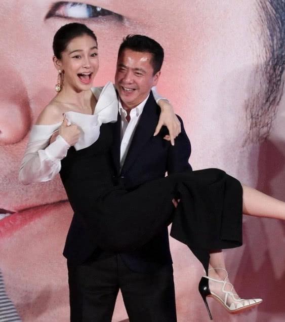 angelababy被王中磊公主抱,这下全暴露了 网友:好尴尬