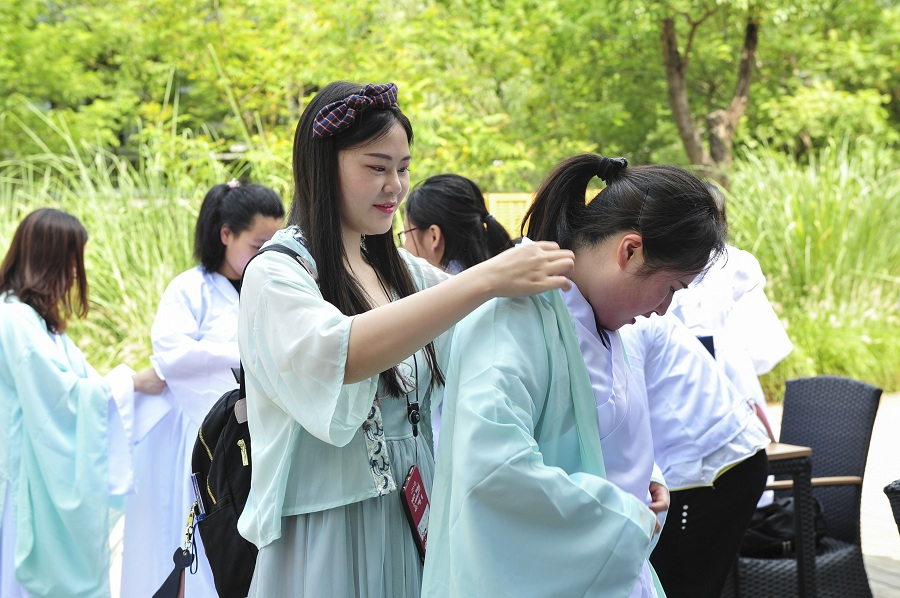 腾讯音乐人月亮沙龙穿越杭州 开启古风原创大