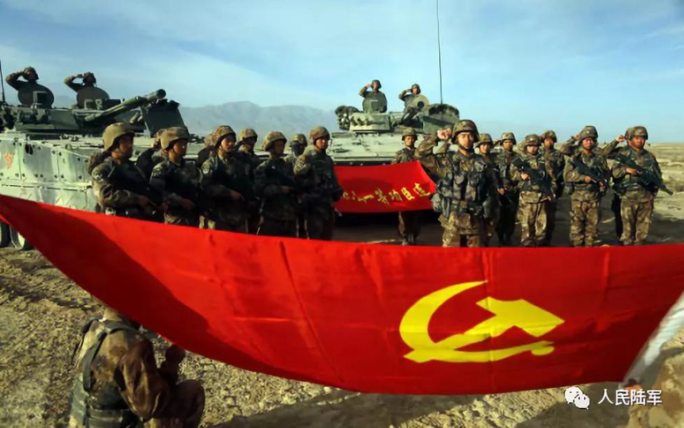 391高地战斗中,邱少云烈火烧身,30多分钟纹丝不动