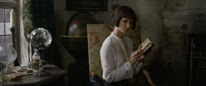 蒂娜现身纽特的家