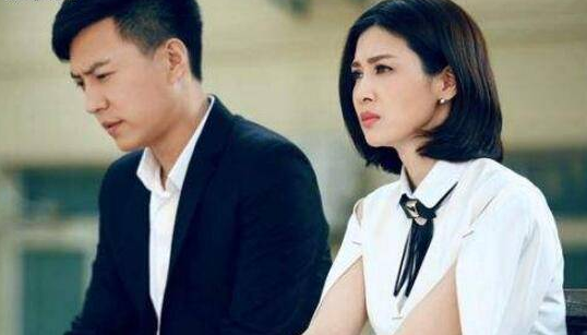 人都演李云龙妻子,一个沦为配角,一个成二线女星