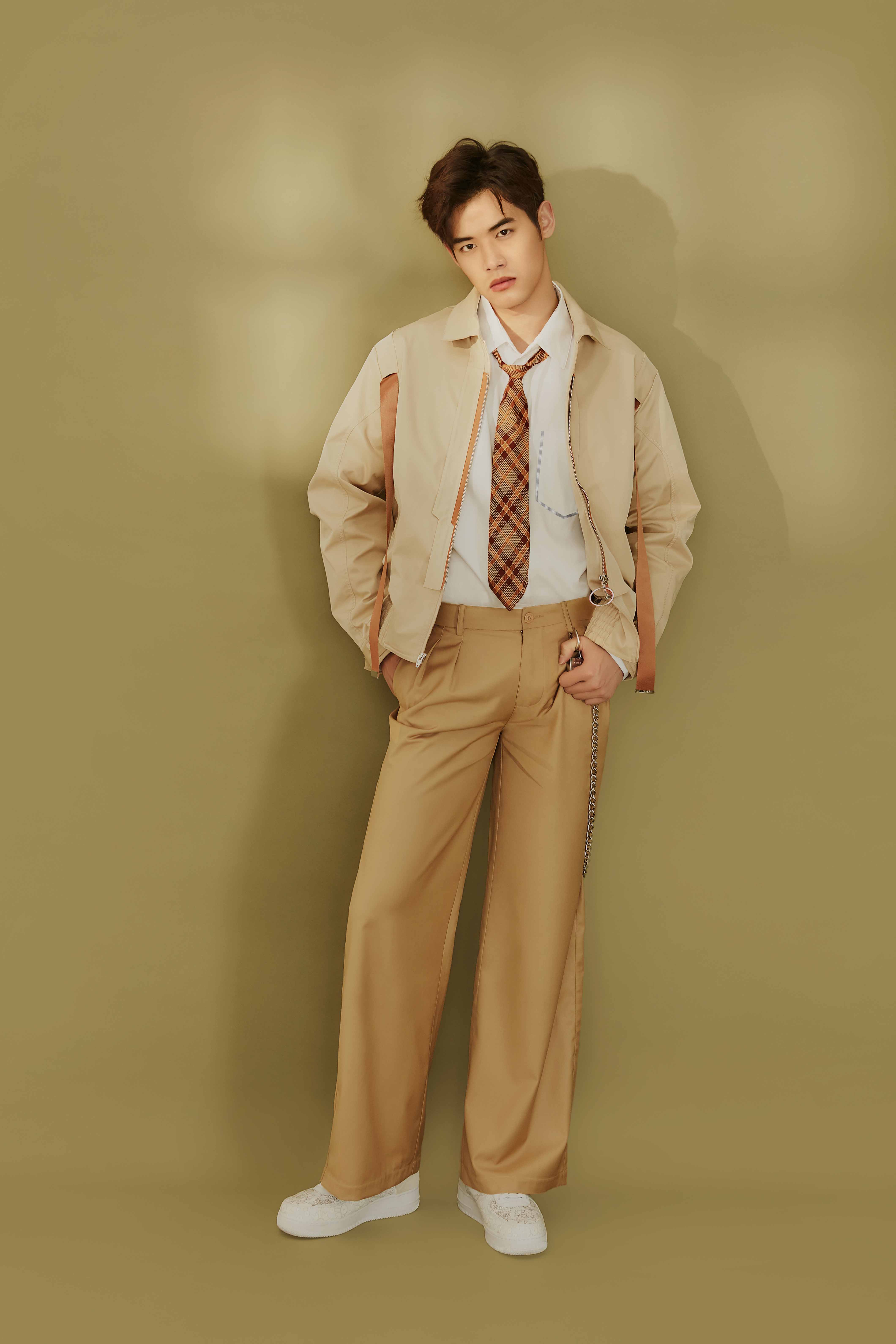 刘冬沁曝光"男友系"写真 时尚有型尽展暖男魅力