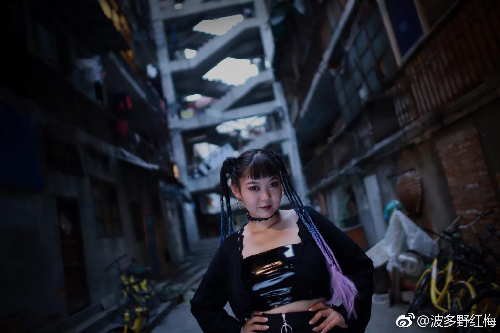 波多野红梅:播放破10亿 抖音第一野蛮女友席