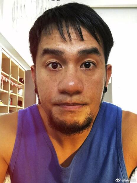 张震岳曝女友预产期,调侃:医生说宝宝又是个蒜头鼻