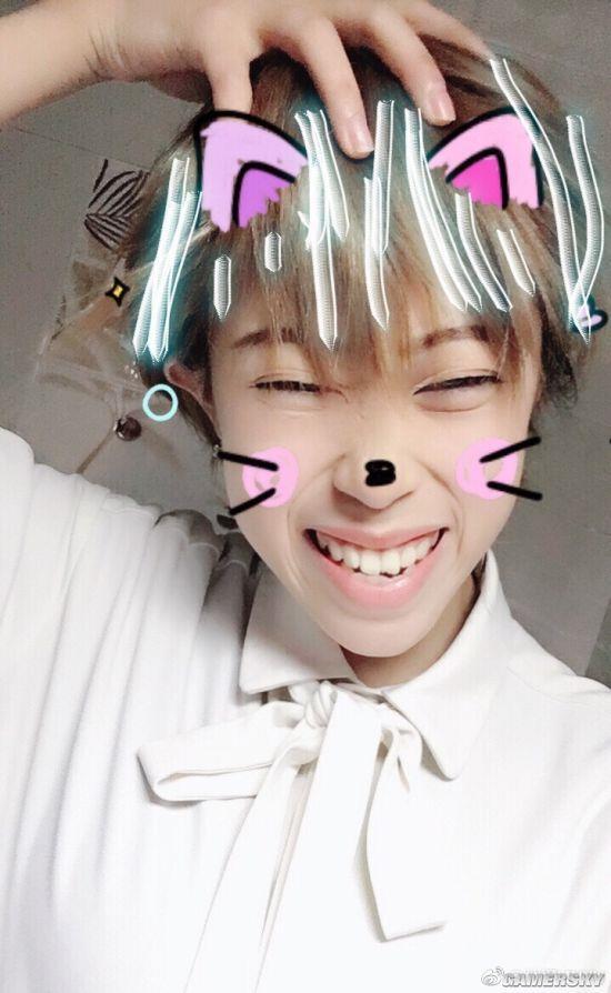 国内妹子神cos五五开 发型到表情还原度惊人