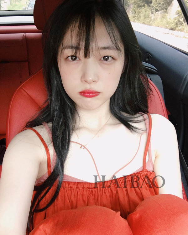崔雪莉上真人秀惹争议?肤白有长腿,她到底还能靠"颜值"火多久