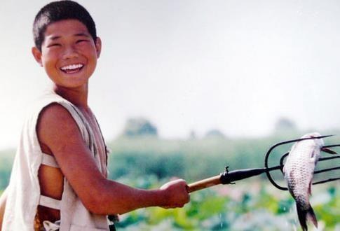 《小兵张嘎》过去14年,嘎子还是嘎子,网友:她不是那个英子了