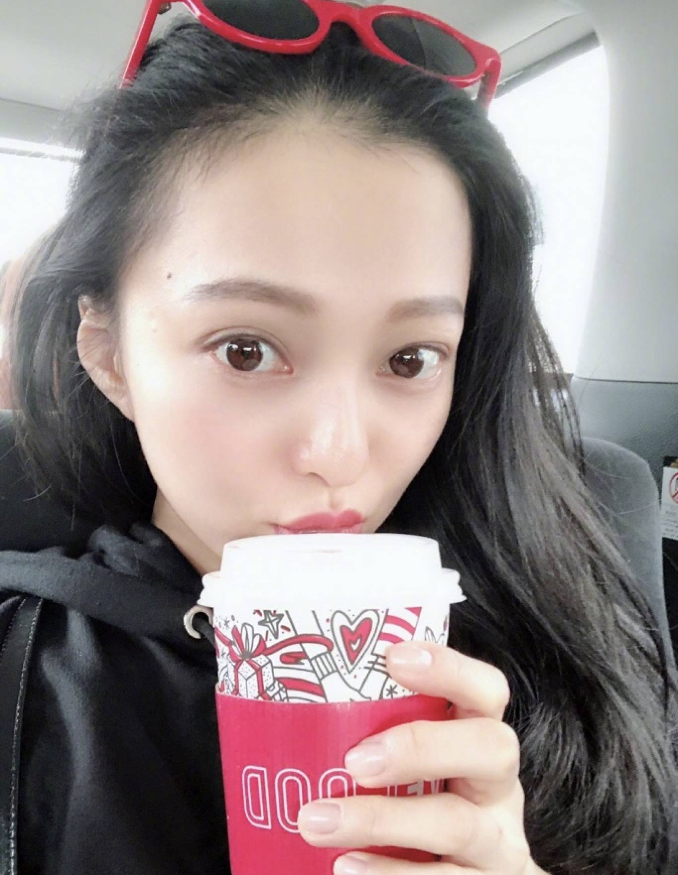 张韶涵都35了?你是在逗我?这明明是一张15的脸!