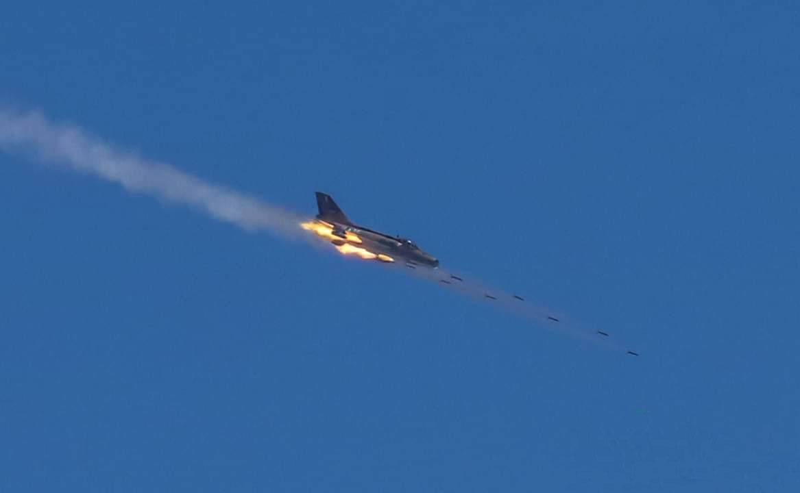 缅甸举行大规模演习 新购枭龙战机罕见空中亮