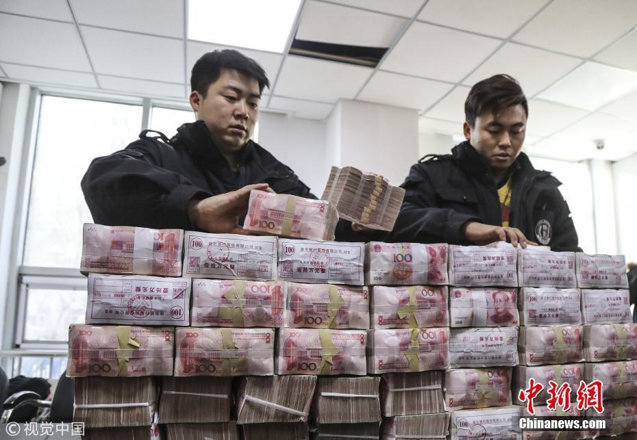 12月12日下午,沈阳浑南农民工维权中心办公室.