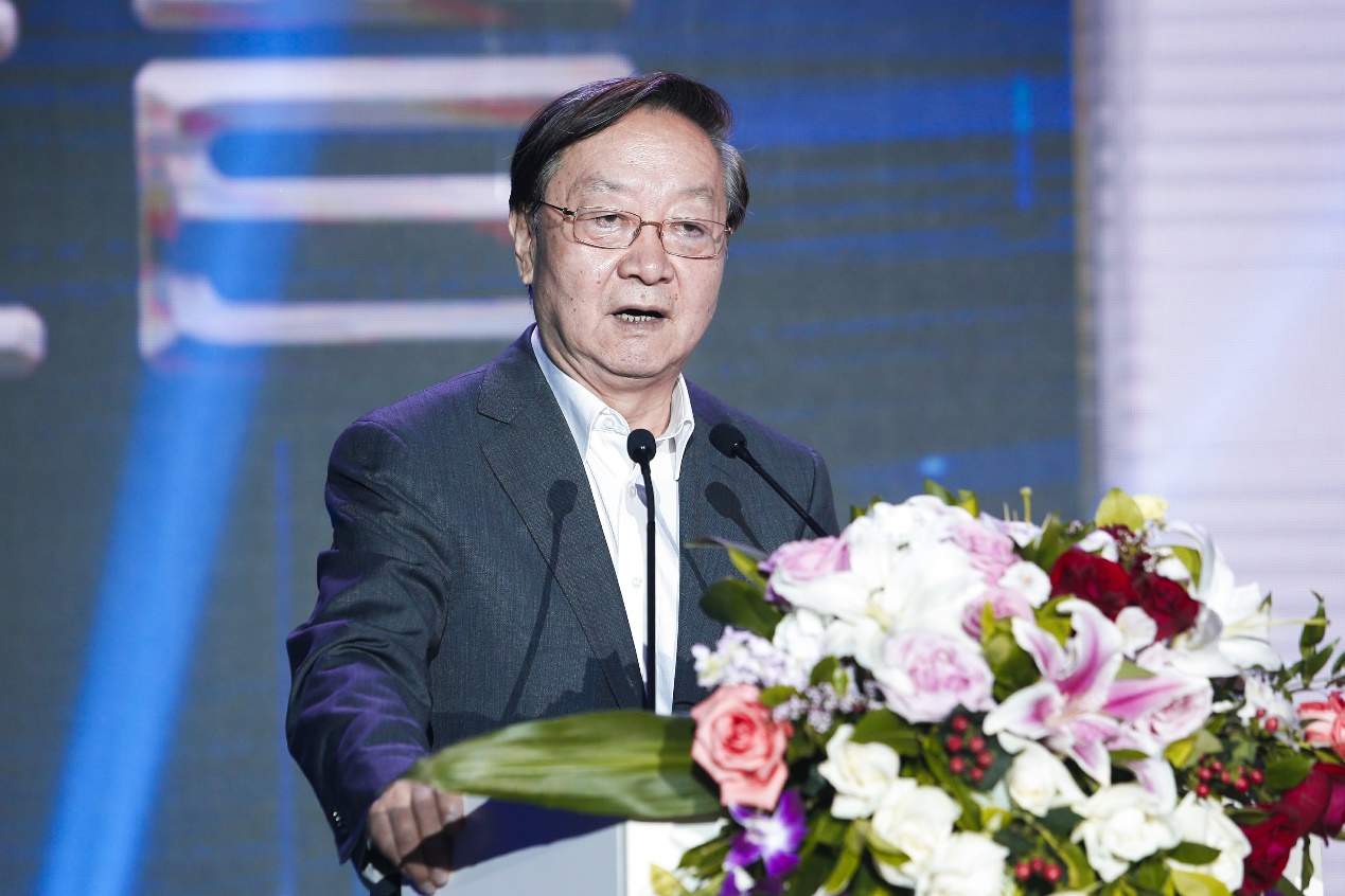 工业和信息化部原部长,中国工业经济联合会会长李毅中致辞