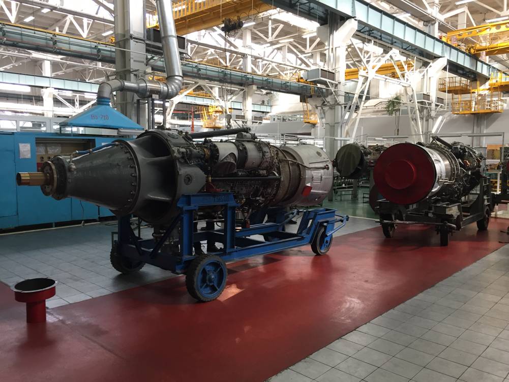 正在建造的nk-14发动机 正在建造的nk-14发动机 nk-12发动机的部件