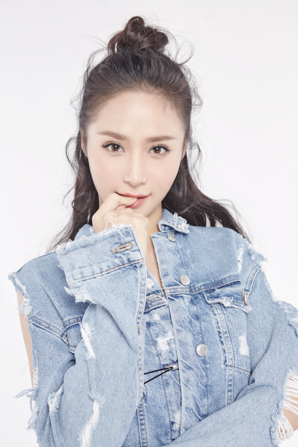 《天天向上》开启录制 王芯芯获封"舞力女神"