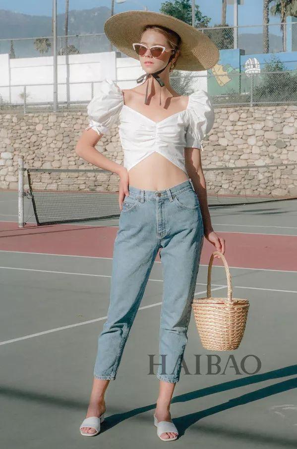 对脸大头大的妹子来说,这种衣服真的是救命!